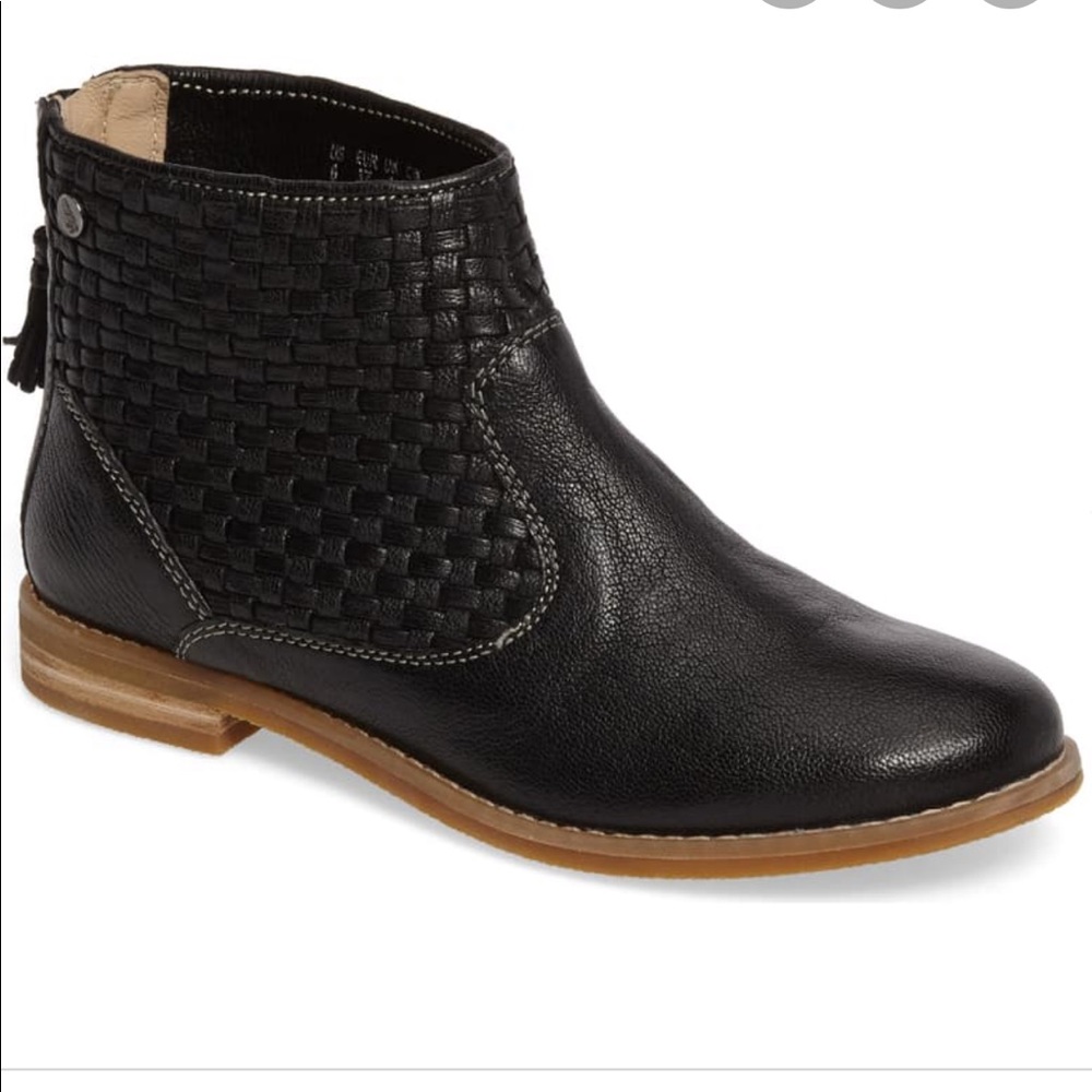 NWOT Hush puppies Adee Chardon black ankle boot